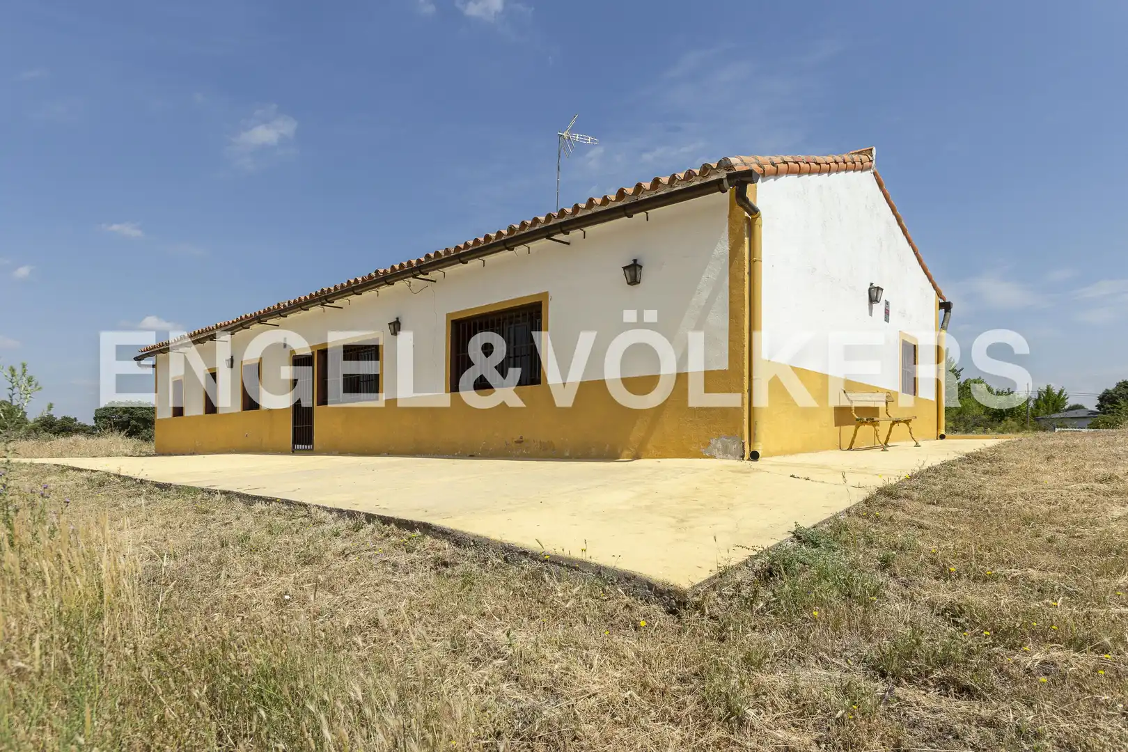 Vista exterior de Finca rústica en venta en Villanueva de la Cañada con Calefacción