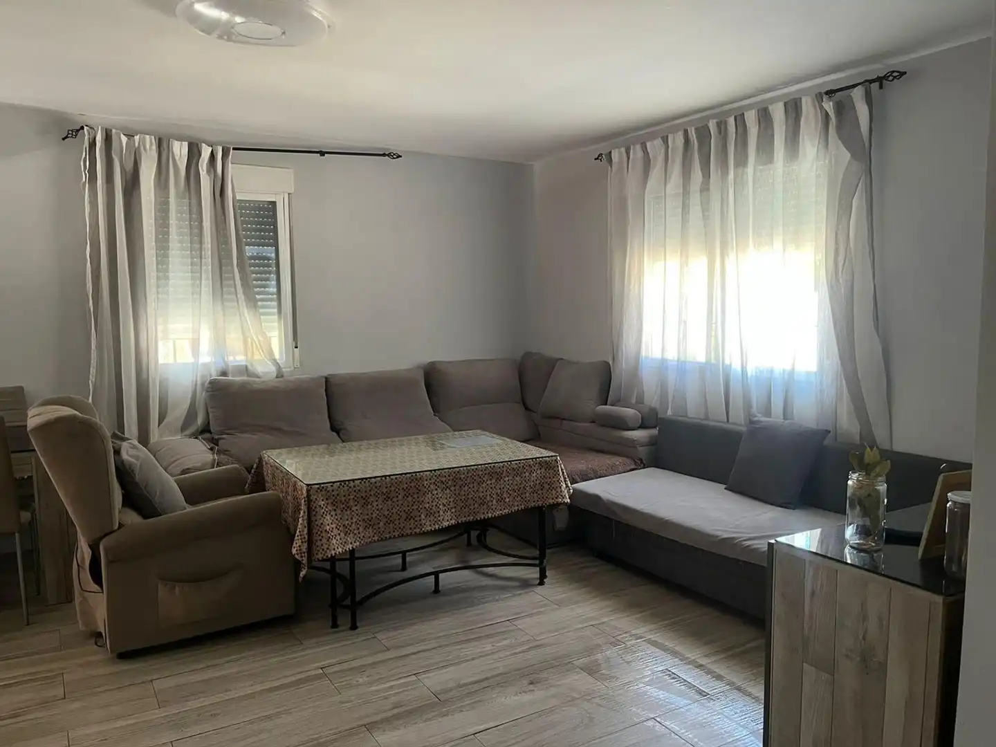 Sala d'estar de Casa o xalet en venda en Córdoba amb Aire condicionat, Calefacció i Jardí privat