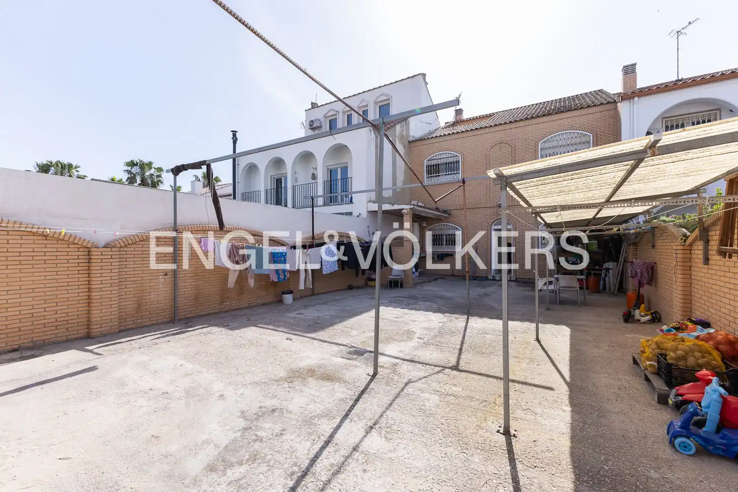 Vista exterior de Casa o xalet en venda en Valencia amb Aire condicionat, Calefacció i Terrassa