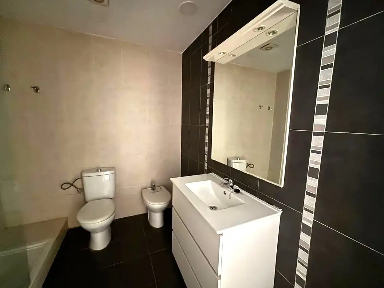 Bathroom of Flat for sale in Aldaia
