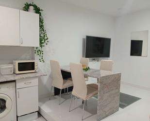 Cuina de Apartament per a compartir en  Madrid Capital amb Aire condicionat, Calefacció i Terrassa