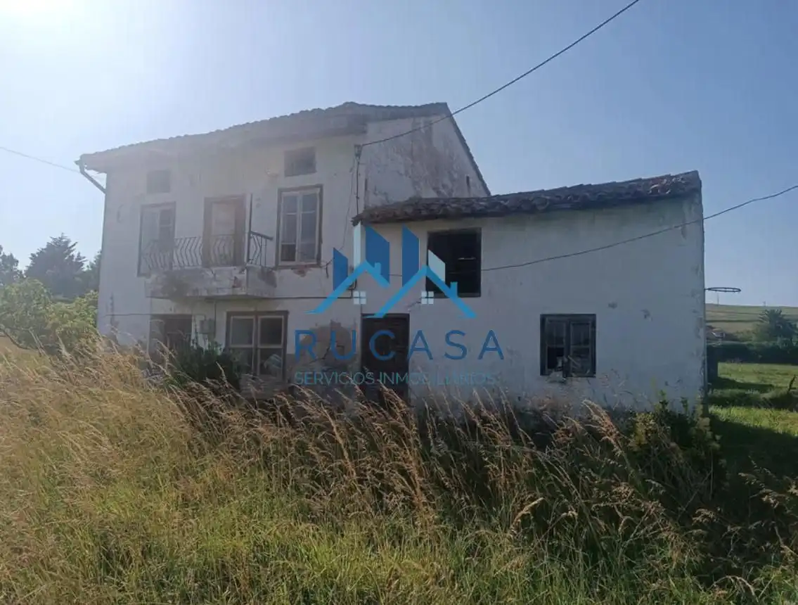 Casa en venta en soto de la marina