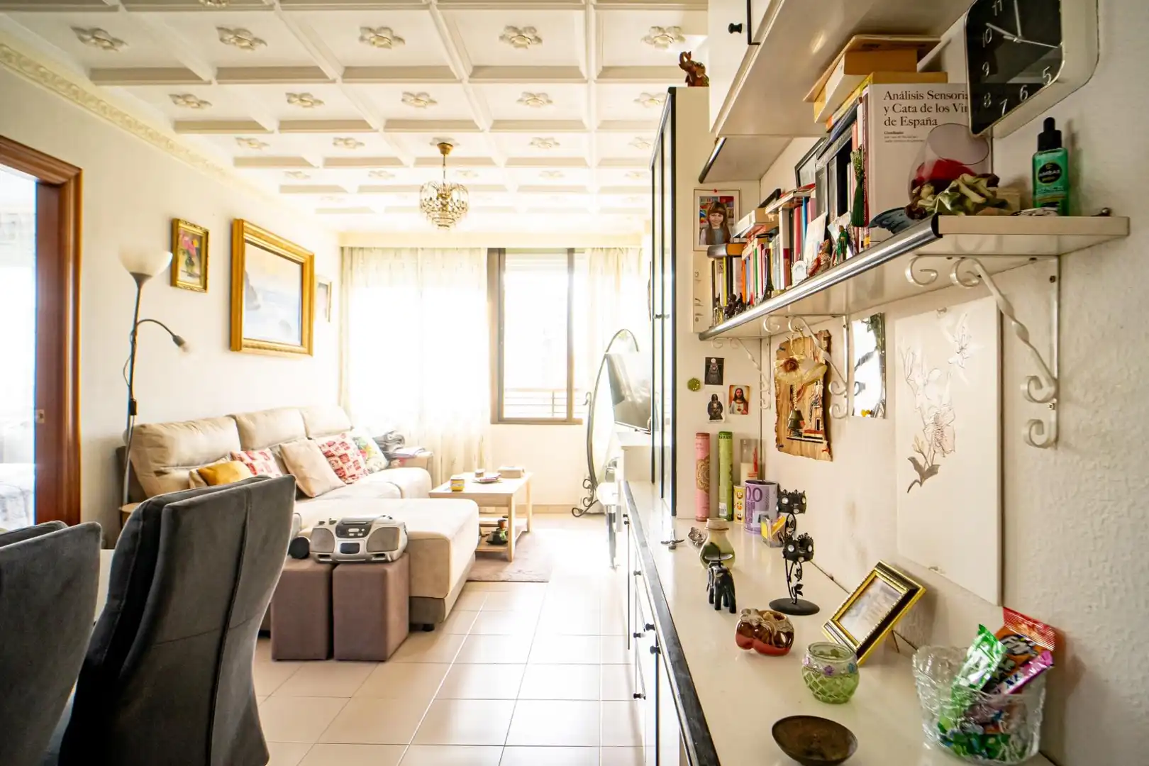 Sala d'estar de Apartament en venda en Benidorm amb Jardí privat i Piscina comunitària