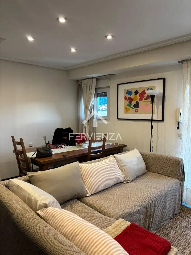 Vista exterior de Piso en venta en Oviedo 