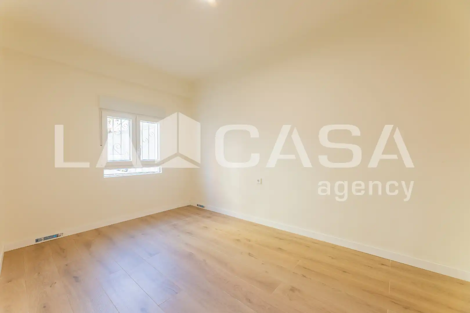 Piso en venta en Valencia con Parquet, Terraza y Trastero