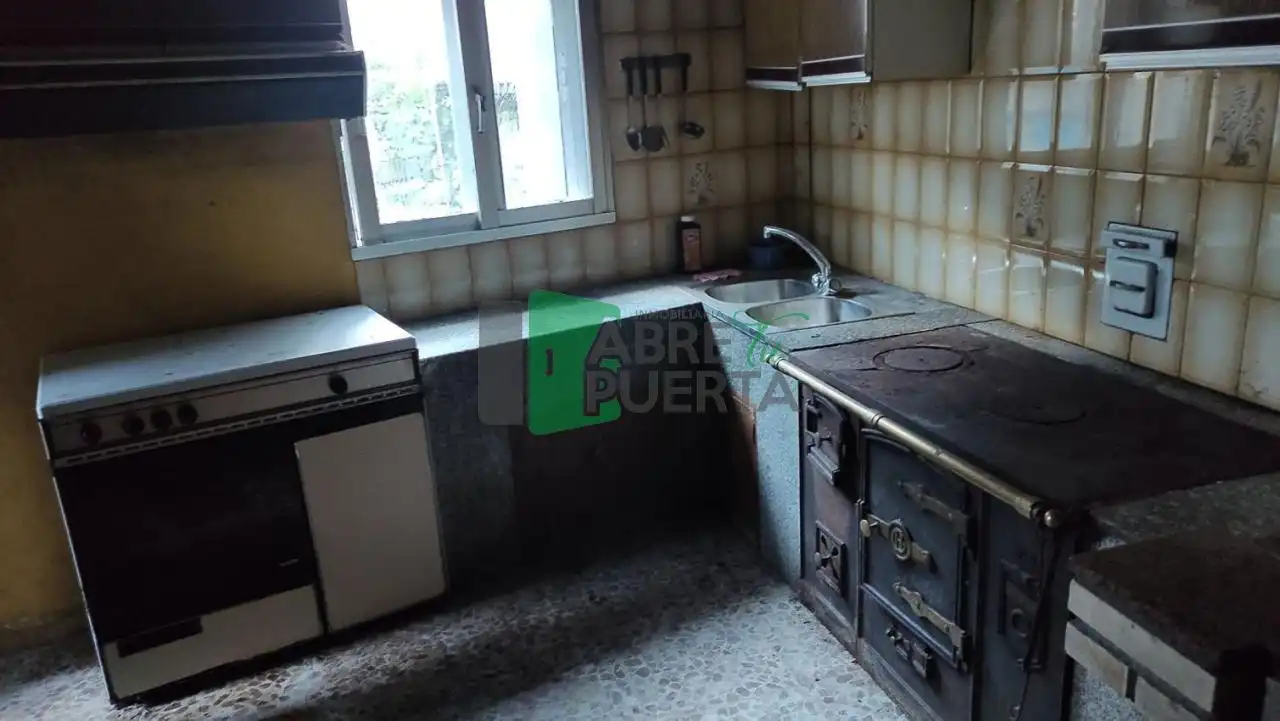 Cocina de Casa o chalet en venta en Rairiz de Veiga con Calefacción, Jardín privado y Terraza