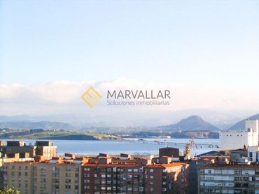 Flat for sale in Cuatro Caminos