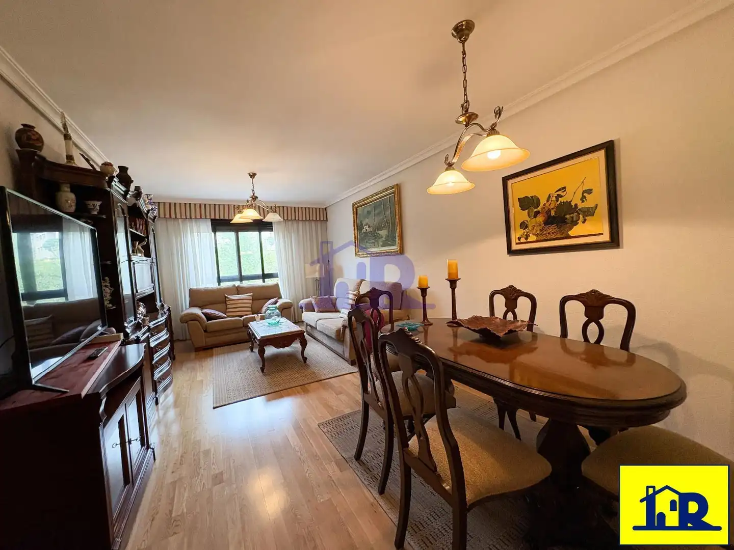 Comedor de Piso en venta en Cuenca con Calefacción, Trastero y Piscina