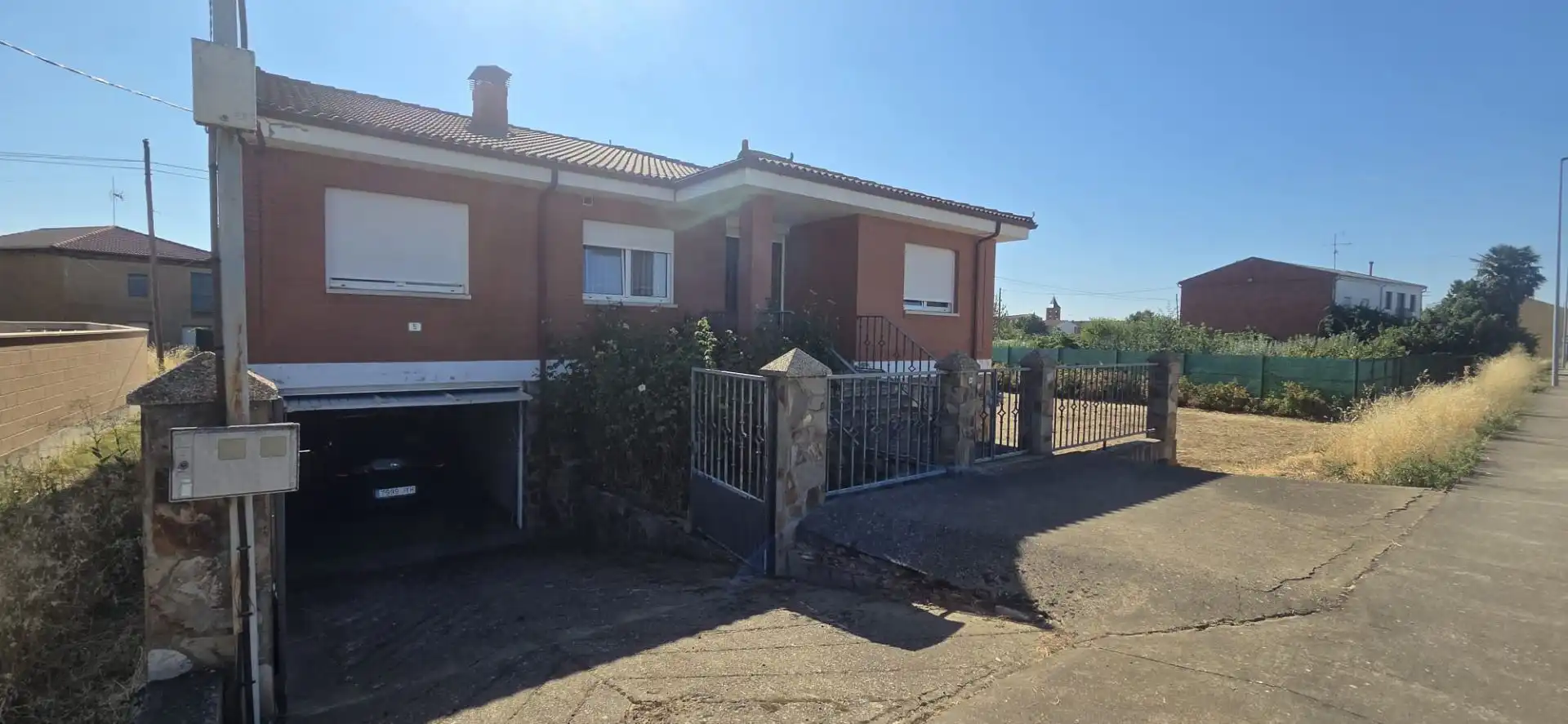 Vista exterior de Casa o xalet en venda en Villares de Órbigo amb Calefacció i Traster