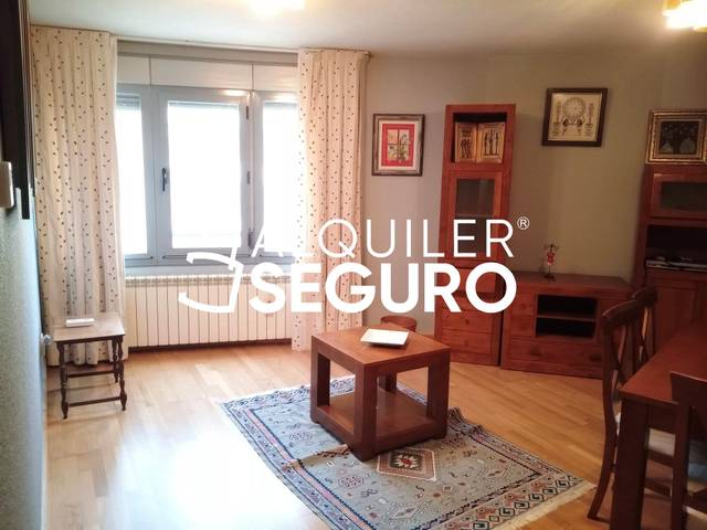 Piso en Alquiler en Alcotán en Pajarillos Altos