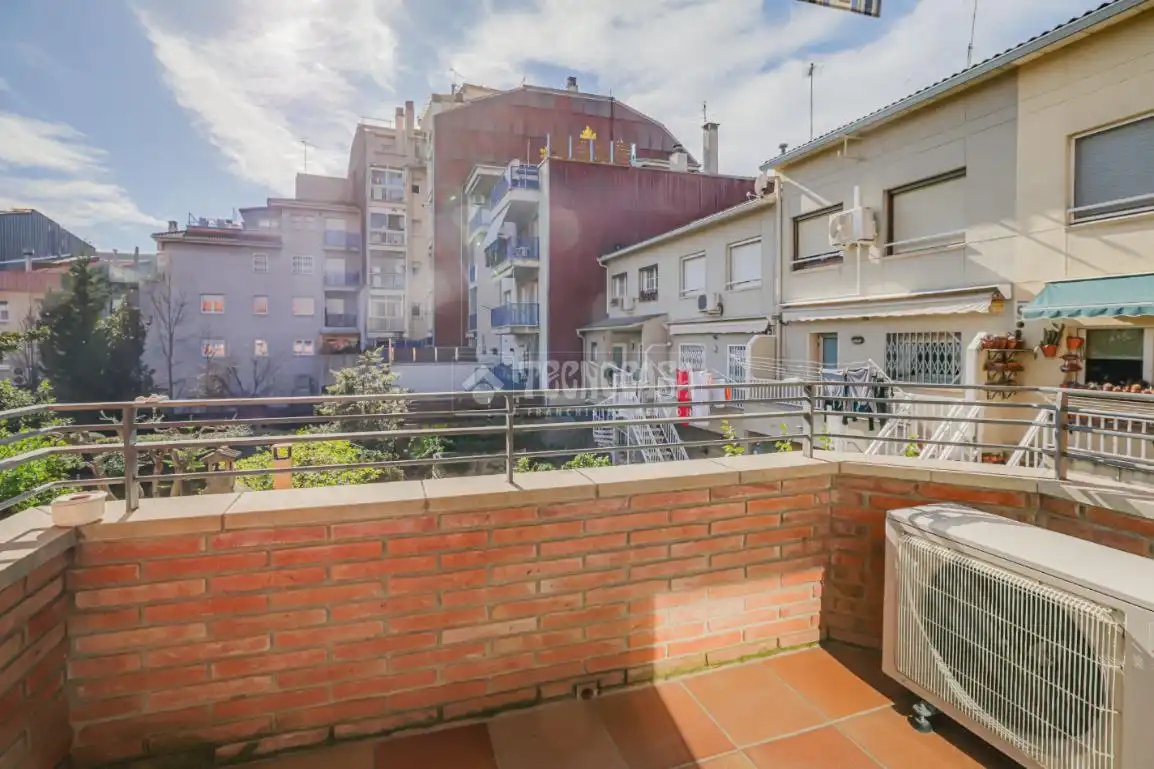 Casa adosada en venda a Sota el Cami Ral