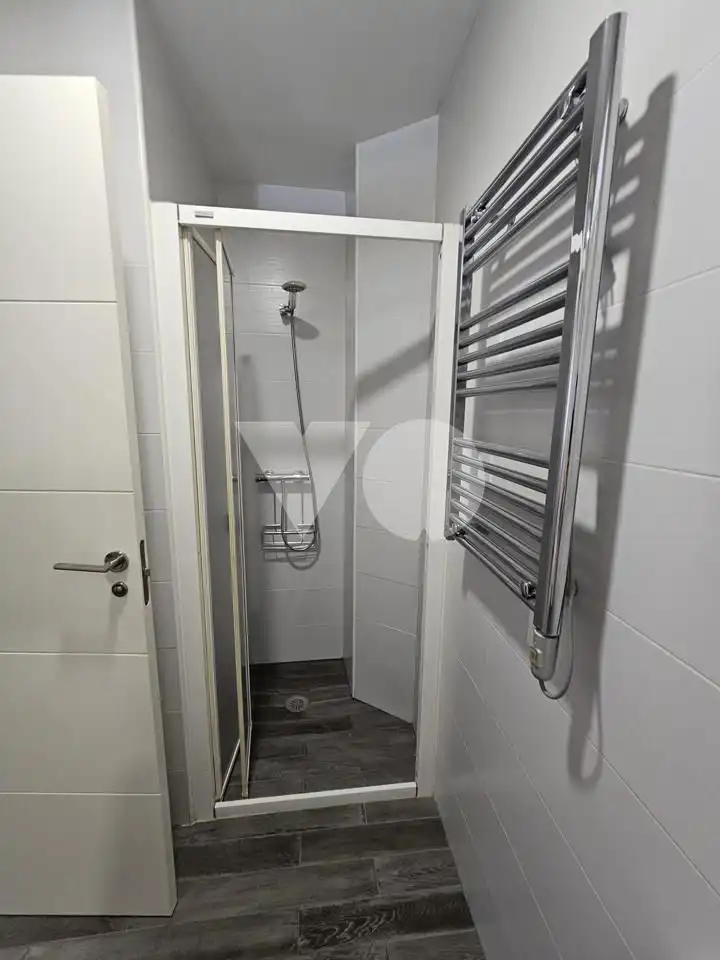 Bany de Planta baixa en venda en Madrid amb Aire condicionat