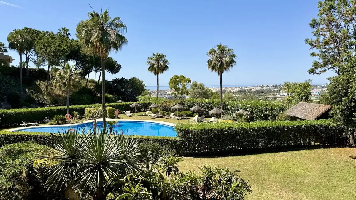 Flat with lift for sale in Nueva Andalucía, imagen 4