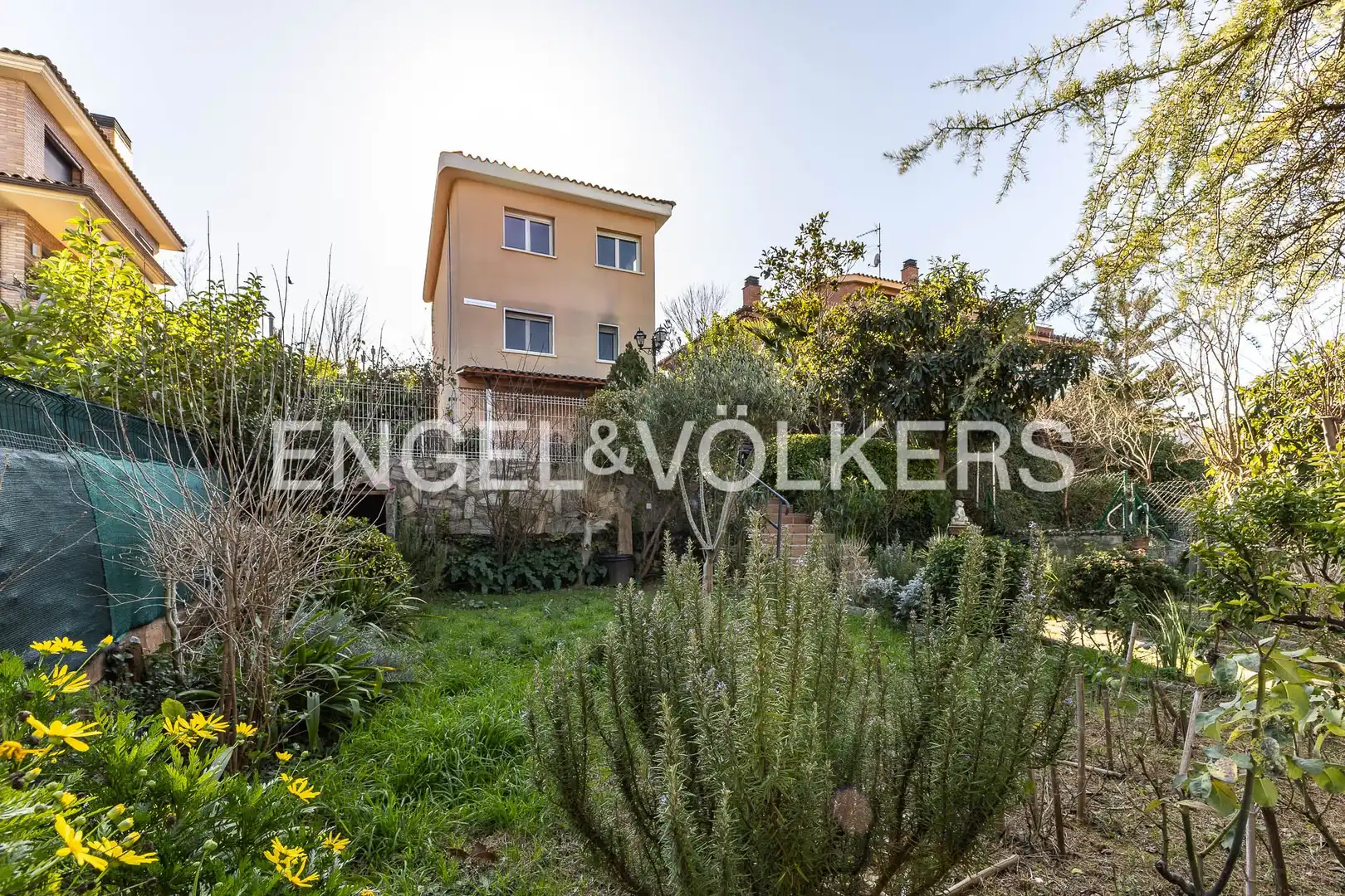 Exterior view of Houses for sale in Sant Cugat del Vallès  with Air Conditioner, Heating and Private garden