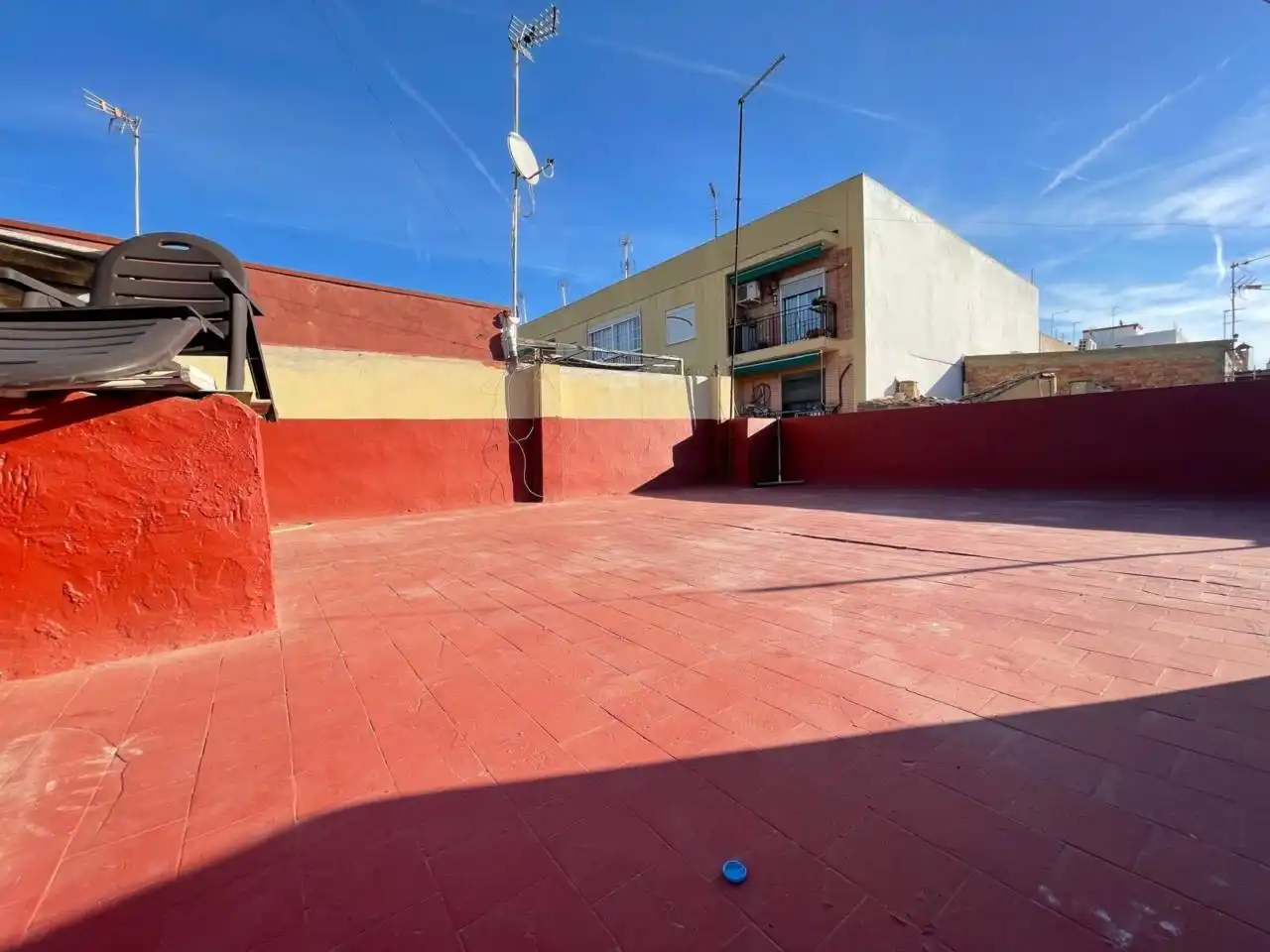 Vista exterior de Piso en venta en Quart de Poblet, Valencia