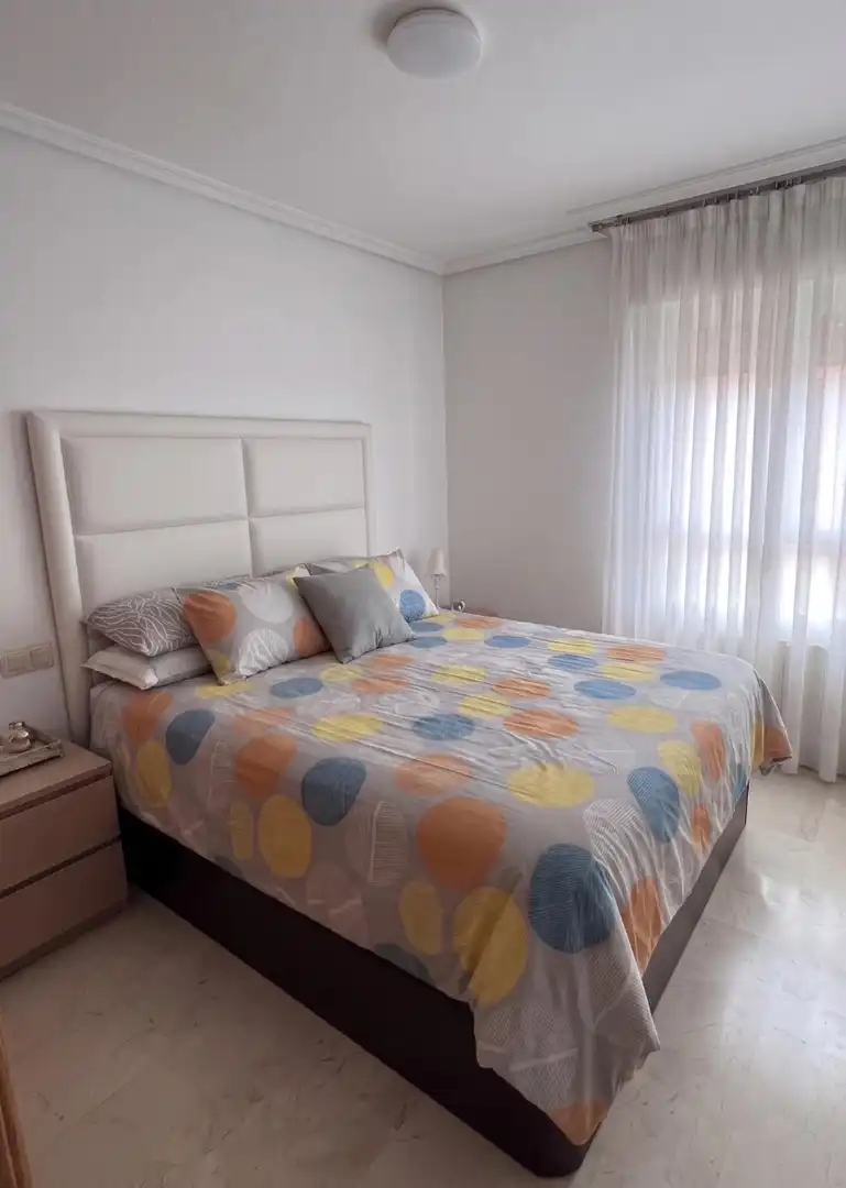 Schlafzimmer von Wohnungen zur Miete in Murcia mit Möbliert, Waschmaschine und Mikrowelle