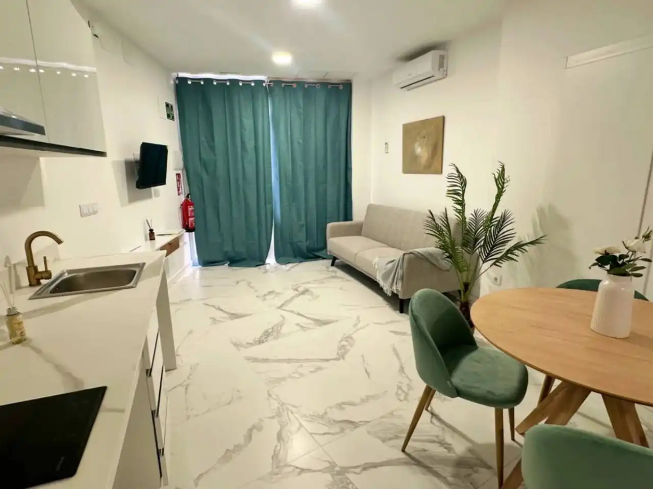 Living room of Study for sale in El Prat de Llobregat  with Air Conditioner, Heating and Parquet flooring