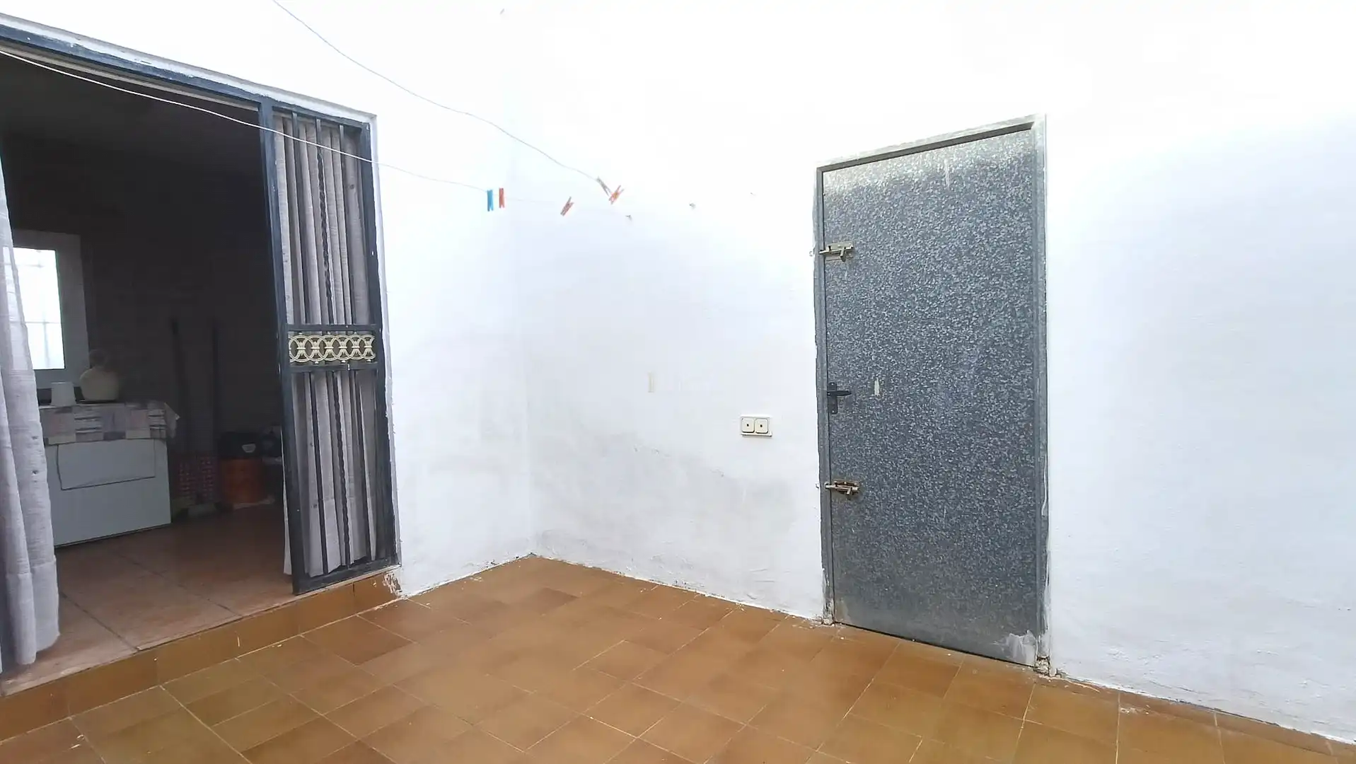 Wohnung zum Verkauf in Elche / Elx mit Klimaanlage, Abstellraum und Schwimmbad