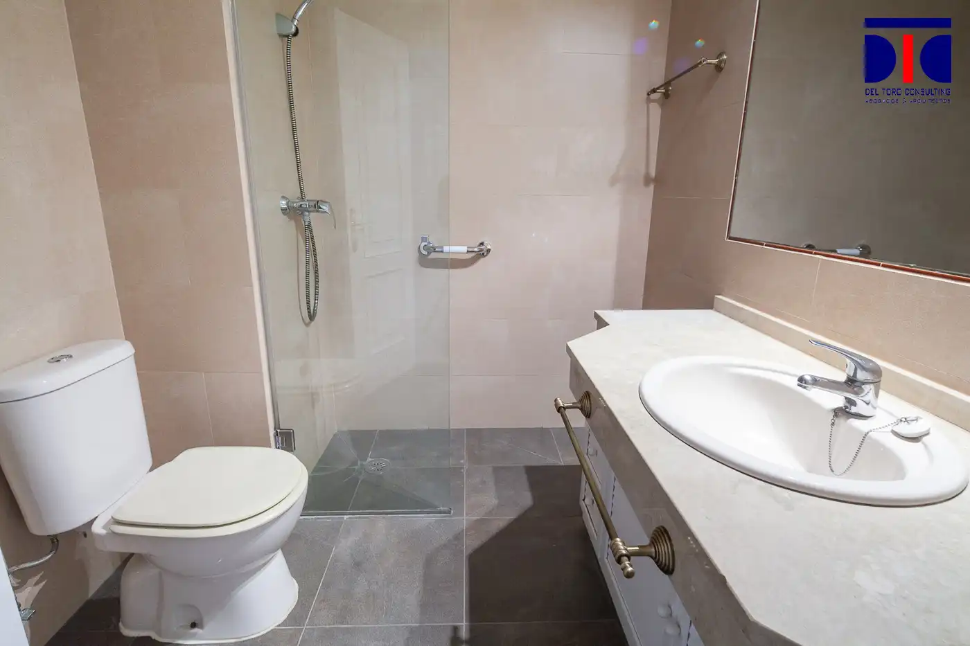 Baño de Piso en venta en Sevilla con Aire acondicionado, Calefacción y Terraza