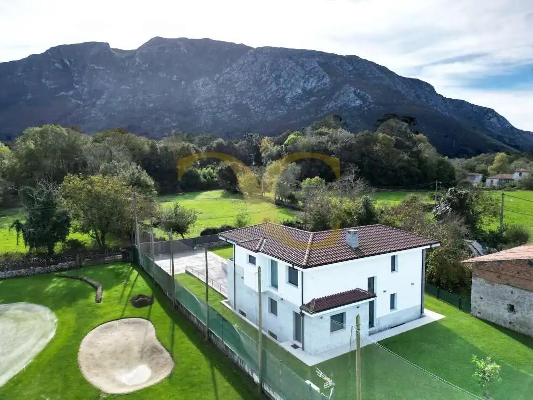 Vista exterior de Casa o chalet en venta en Llanes con Calefacción, Jardín privado y Terraza