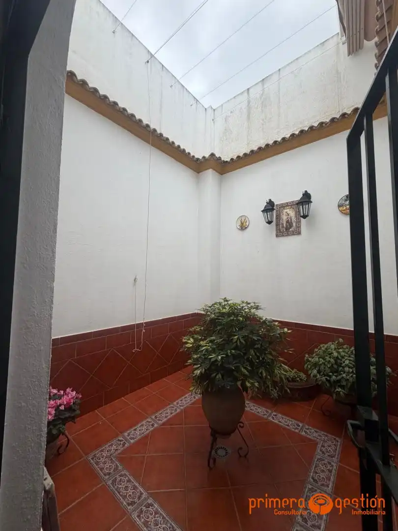 Casa o xalet en venda en Lora del Río amb Aire condicionat i Calefacció