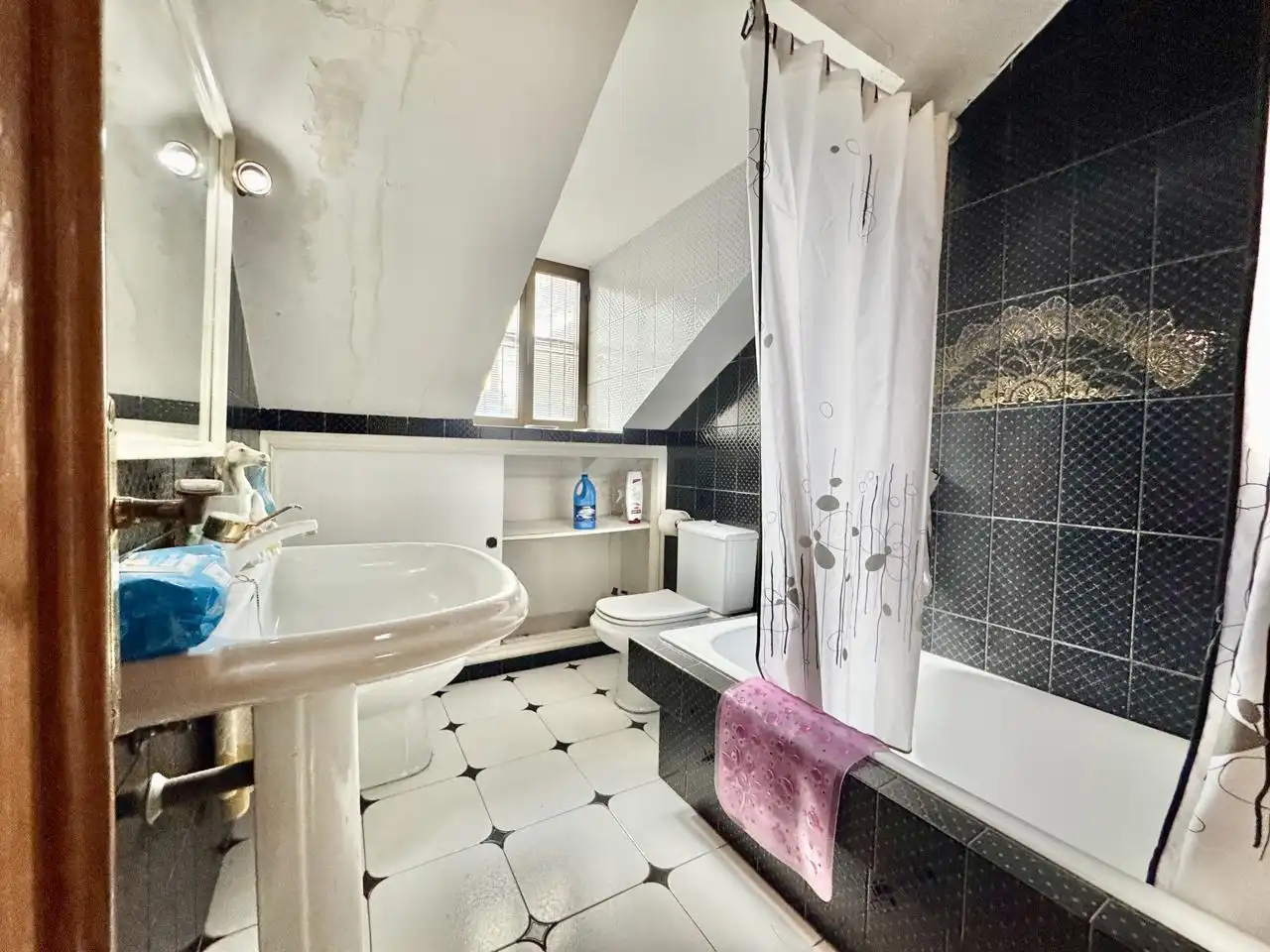 Baño de Local en venta en Maello con Aire acondicionado