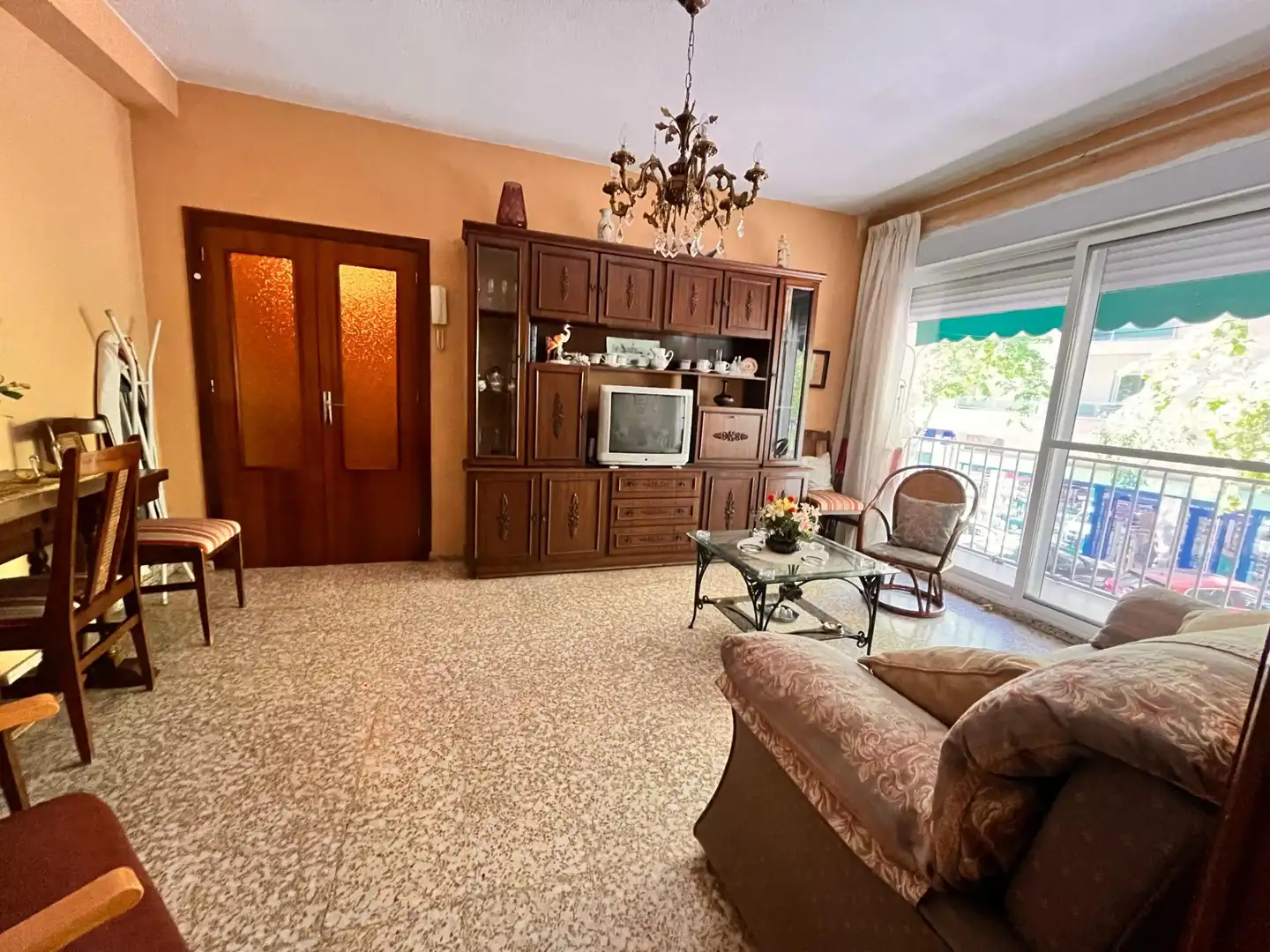 Sala d'estar de Pis en venda en Córdoba amb Terrassa i Moblat
