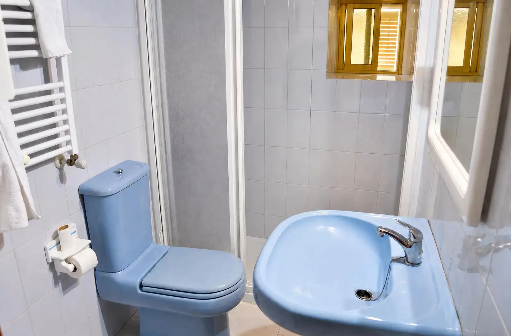 Bathroom of Houses for sale in Montánchez  with Heating, Terrace and Balcony