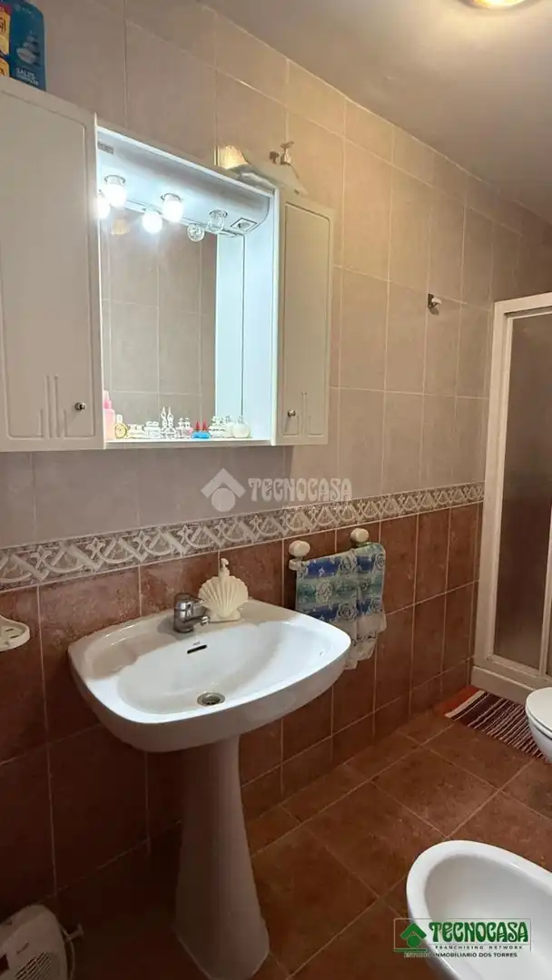 Bathroom of Flat for rent in Almería