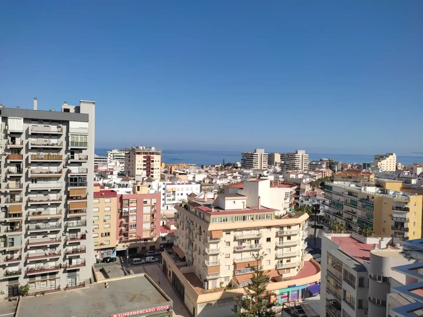Außenansicht von Wohnung zur Miete in Torremolinos mit Klimaanlage, Heizung und Terrasse