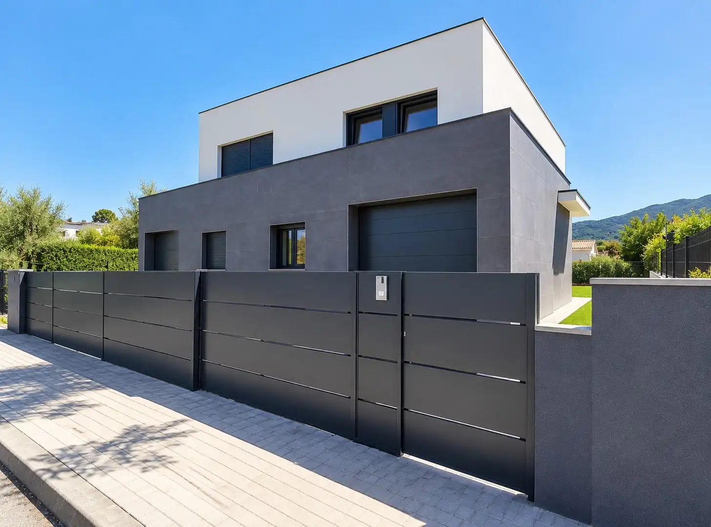 Casa pareada con balcón en venta en Carrer Pintor Solives 166