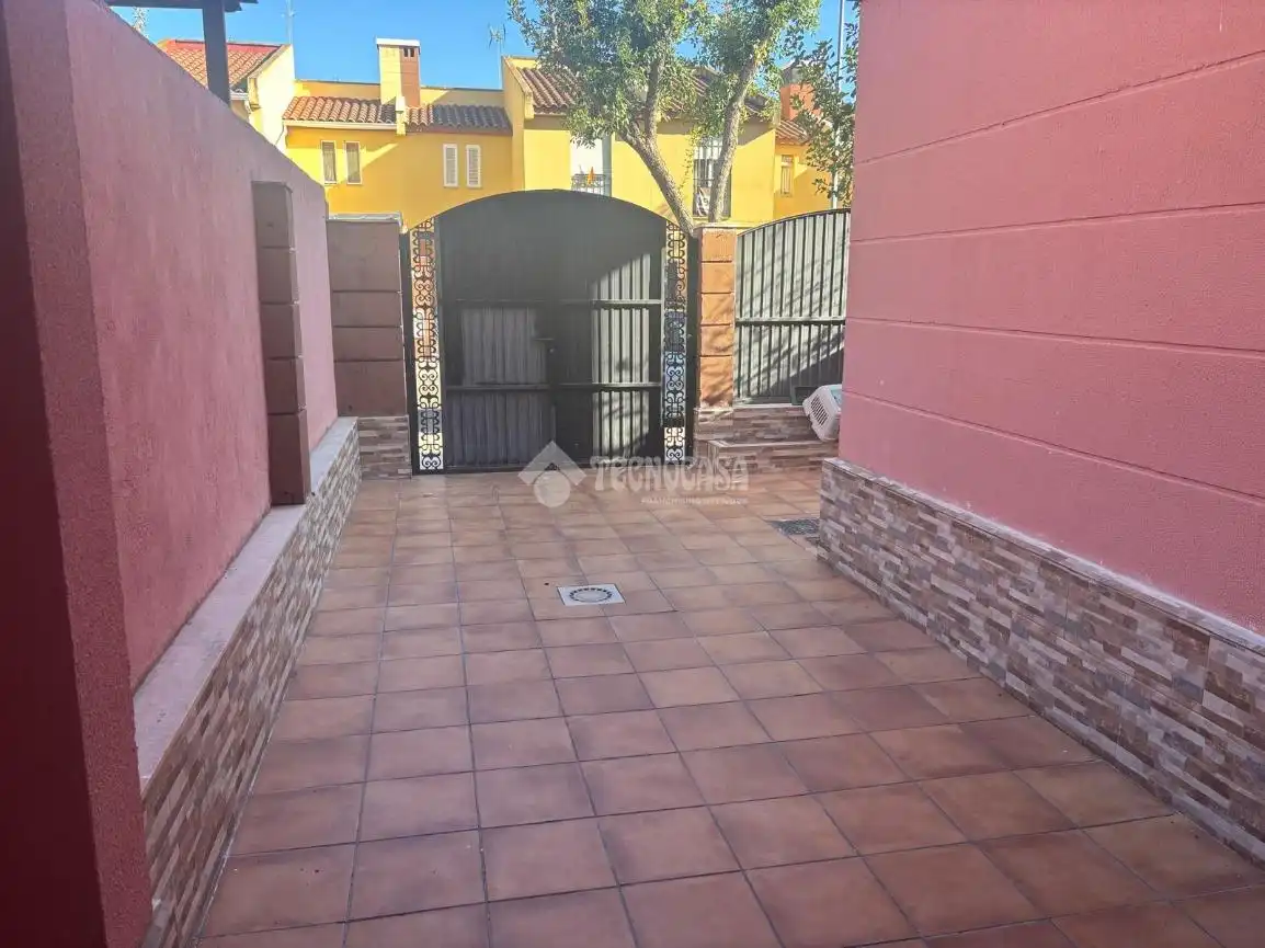Casa aparellada en venda a Casco Antiguo, imagen 4