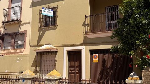 Amplia Casa en Venta en la Exclusiva Zona de La Alameda !