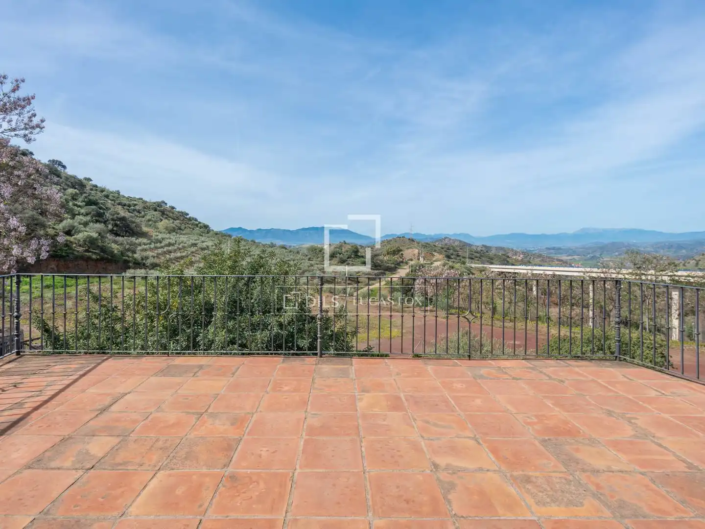 Terrassa de Finca rústica en venda en Málaga amb Jardí privat, Terrassa i Traster