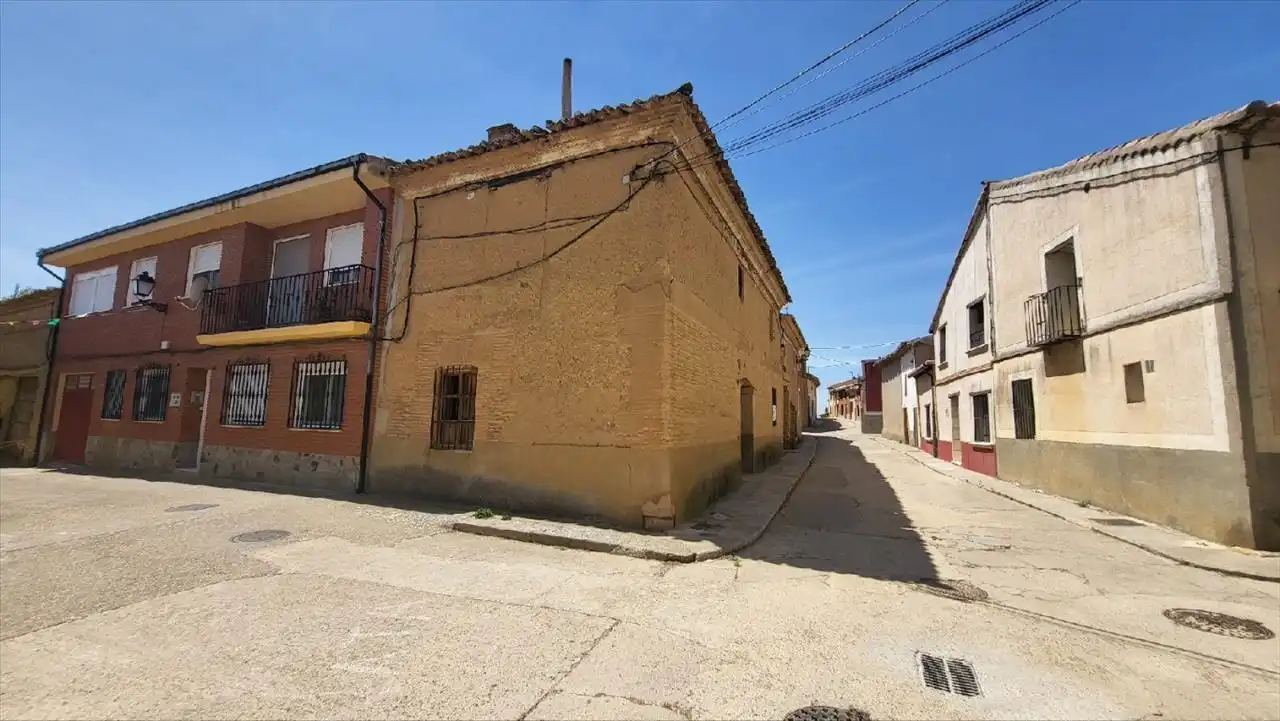 Exterior view of Detached homes for sale in Pinilla de Toro