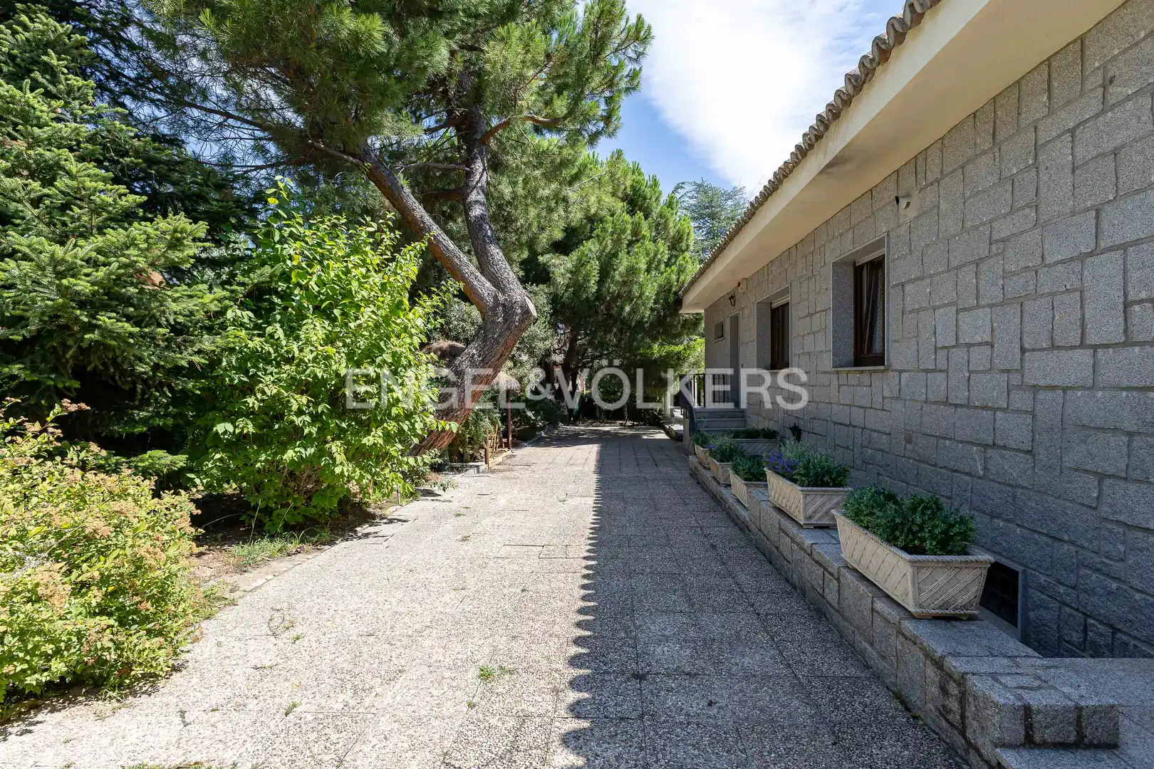Vista exterior de Finca rústica de lloguer en Pozuelo de Alarcón amb Calefacció, Jardí privat i Terrassa