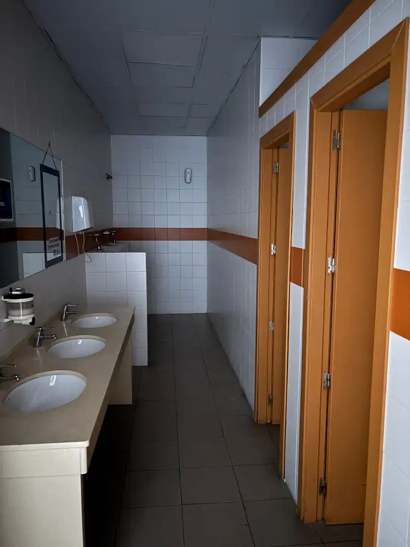 Bany de Oficina de lloguer en Sevilla