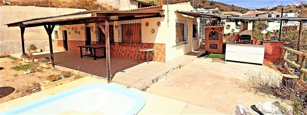 Vista exterior de Finca rústica en venda en Vélez-Málaga amb Aire condicionat, Jardí privat i Terrassa