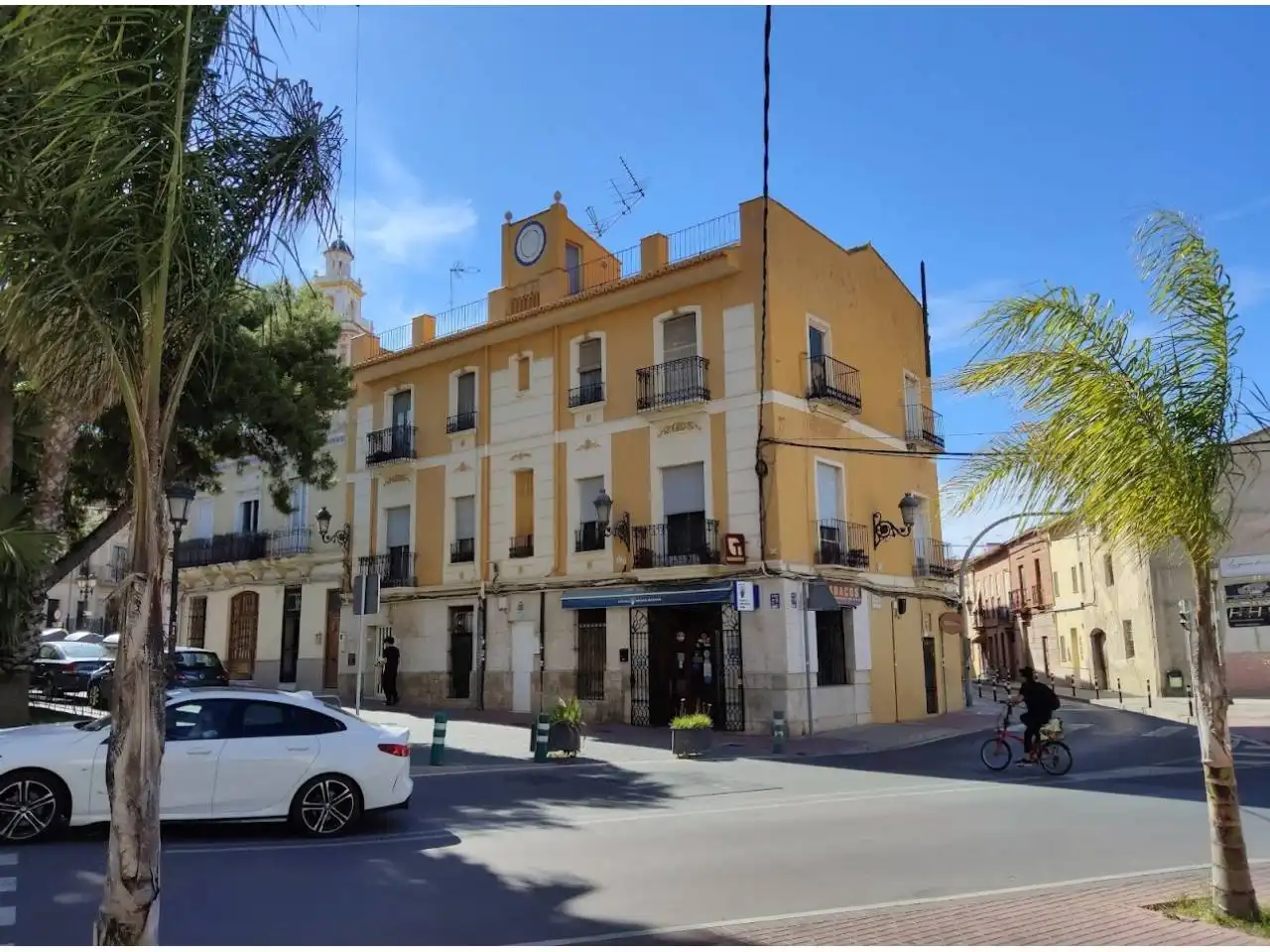 Vista exterior de Piso en venta en Burjassot con Terraza y Balcón