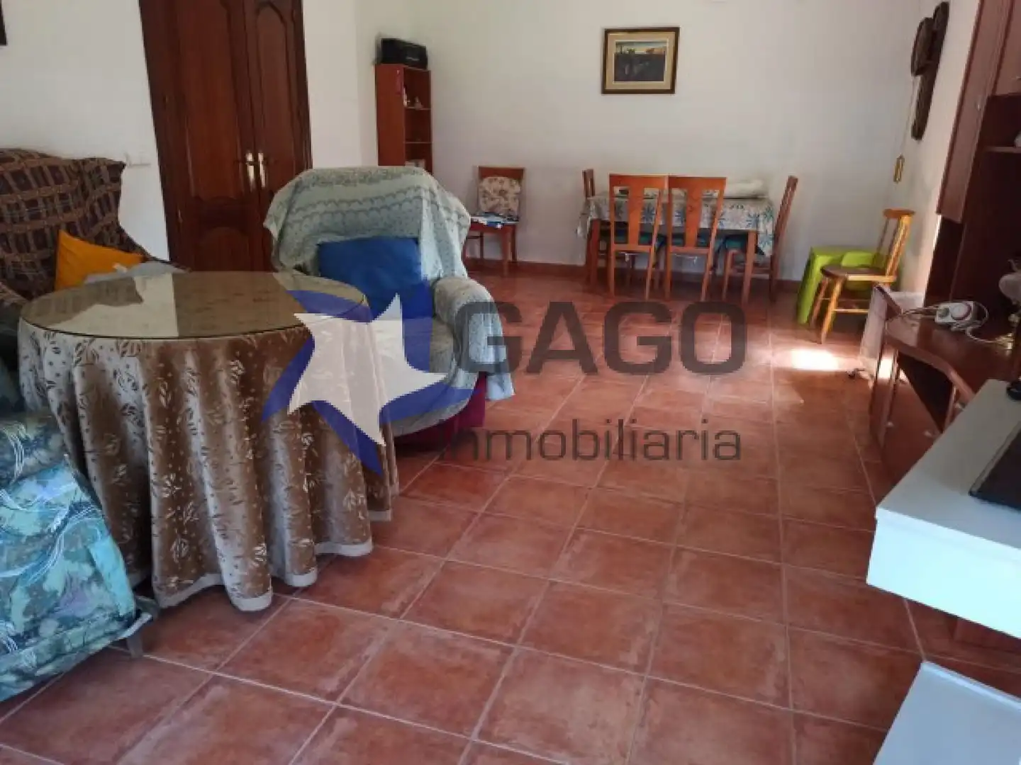 Sala d'estar de Pis en venda en Córdoba amb Traster i Piscina