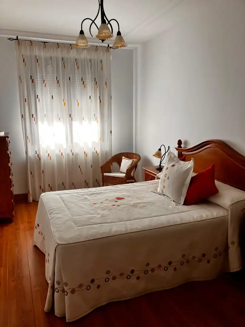 Habitación de Piso en venta en Ocaña con Calefacción, Trastero y Piscina comunitaria
