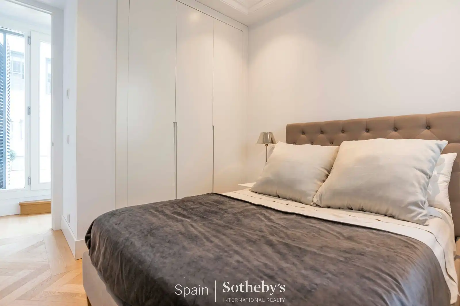 Dormitori de Àtic de lloguer en Madrid amb Aire condicionat, Calefacció i Terrassa