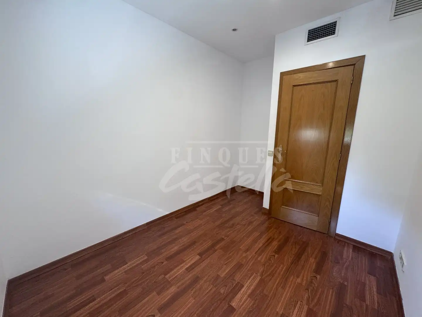 Dormitori de Casa o xalet en venda en Mataró amb Aire condicionat, Terrassa i Balcó