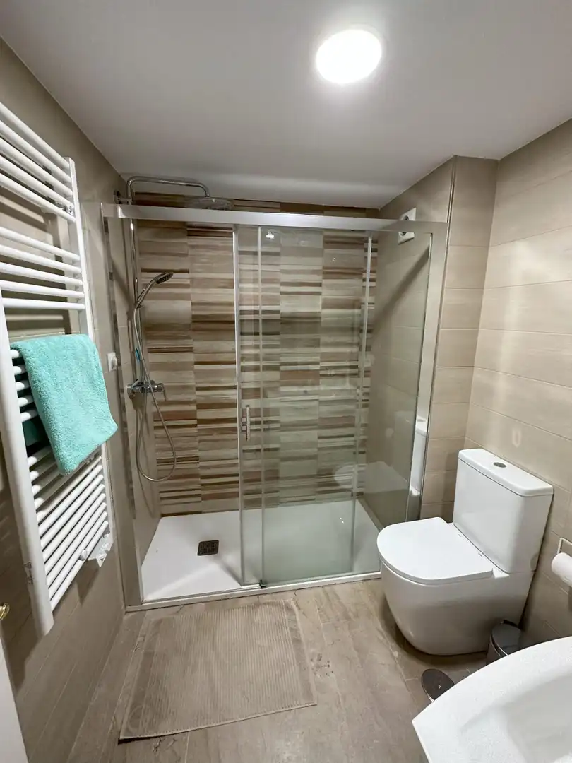 Bathroom of Flat for sale in Torremolinos  with Air Conditioner, Terrace and Community pool