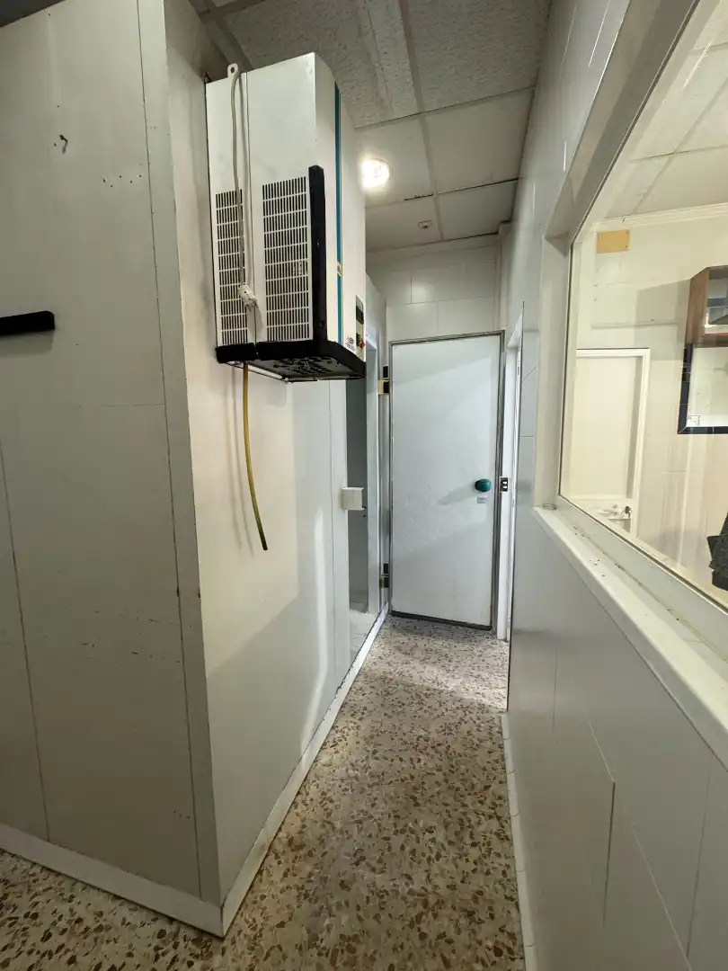 Gewerbefläche zum Verkauf in Calle Camino de Albadalejo 28, imagen 2