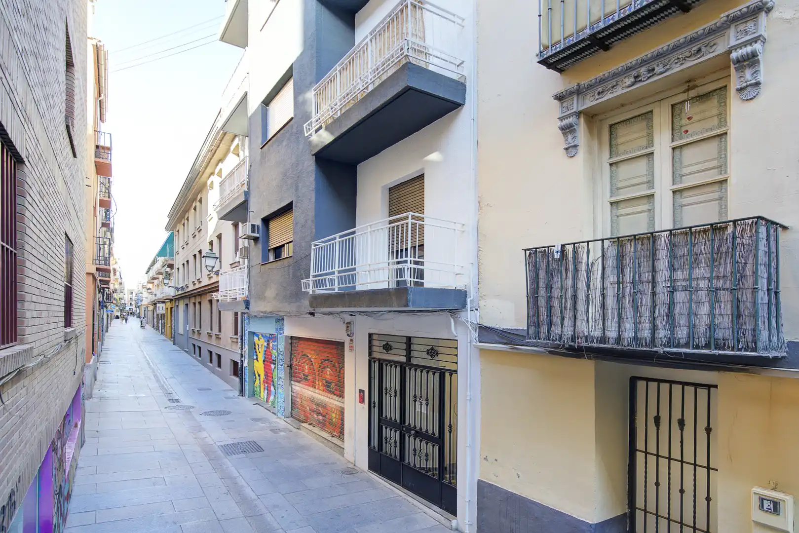 Außenansicht von Wohnung zur Miete in Granada mit Klimaanlage, Heizung und Parkett