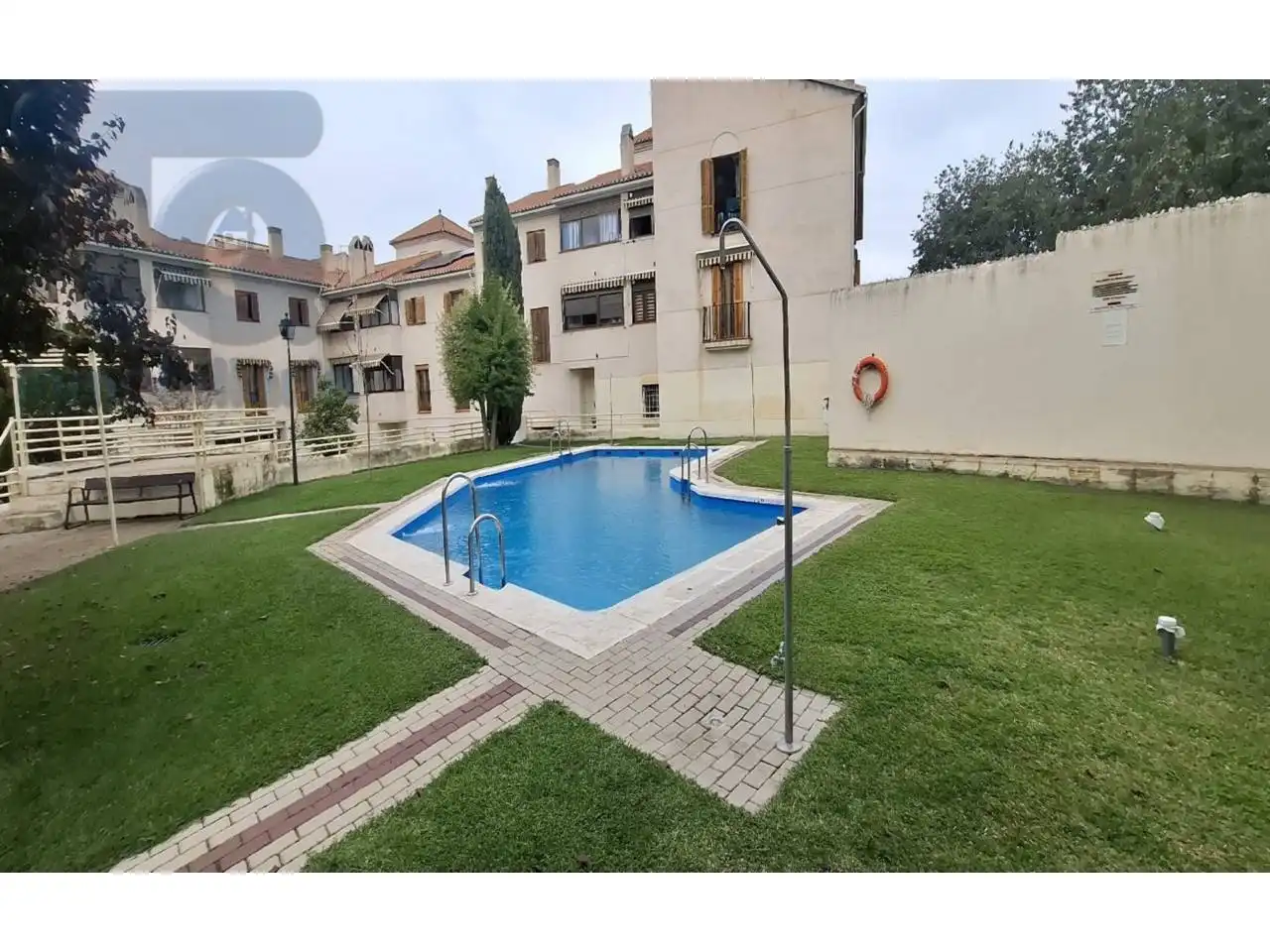 Piscina de Pis en venda en  Granada Capital amb Aire condicionat, Calefacció i Terrassa