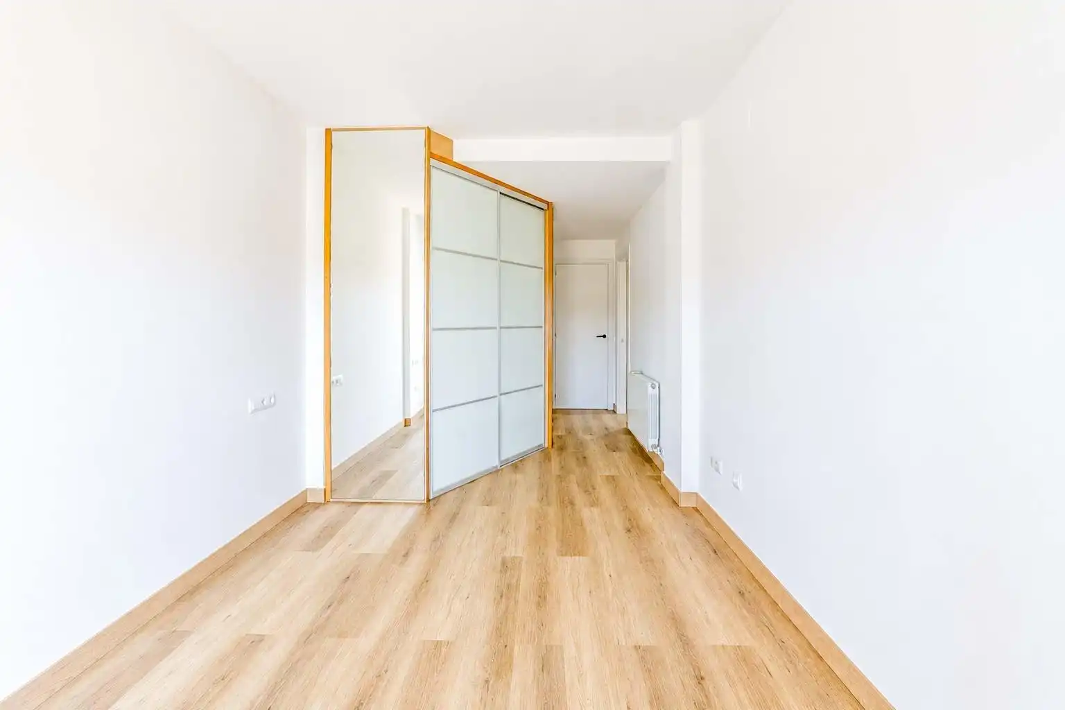 Bedroom of Flat for sale in Sitges  with Air Conditioner, Heating and Parquet flooring