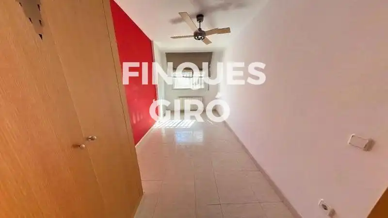 Flat for sale in JOSEP CARNER, L'Estany