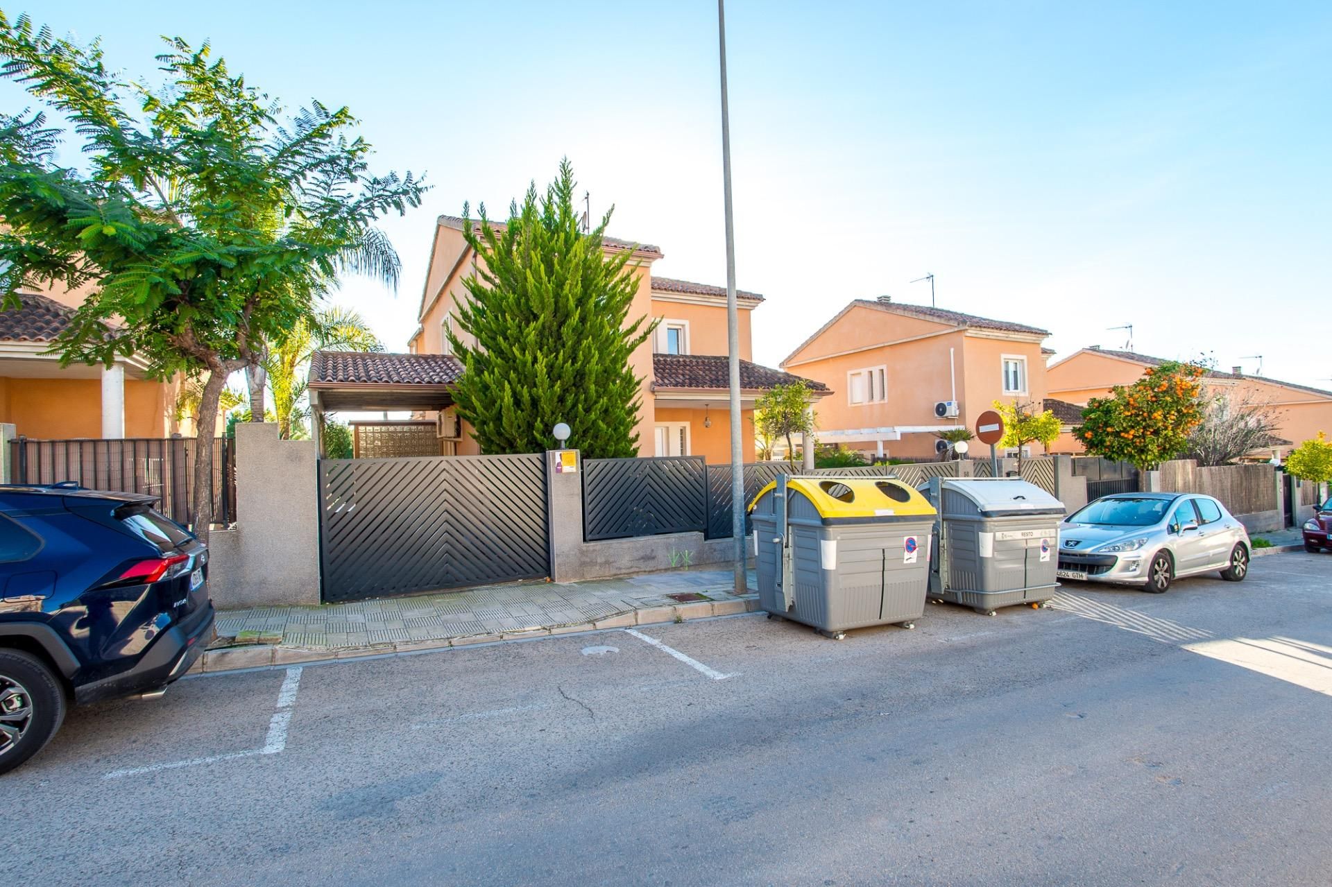 Vista exterior de Casa o xalet en venda en Molina de Segura amb Aire condicionat, Jardí privat i Terrassa